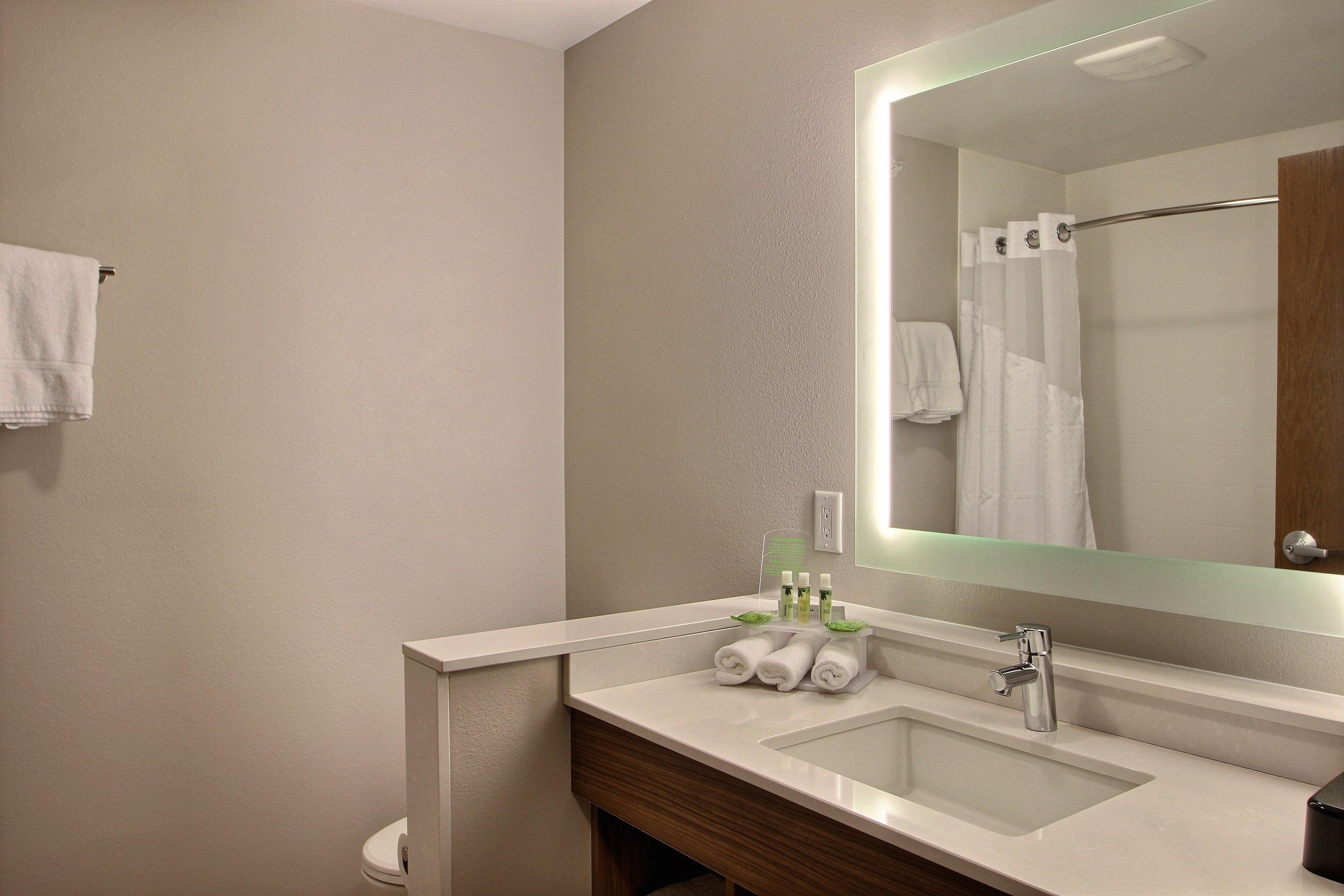 Holiday Inn Express & Suites Fond Du Lac By Ihg Exterior foto