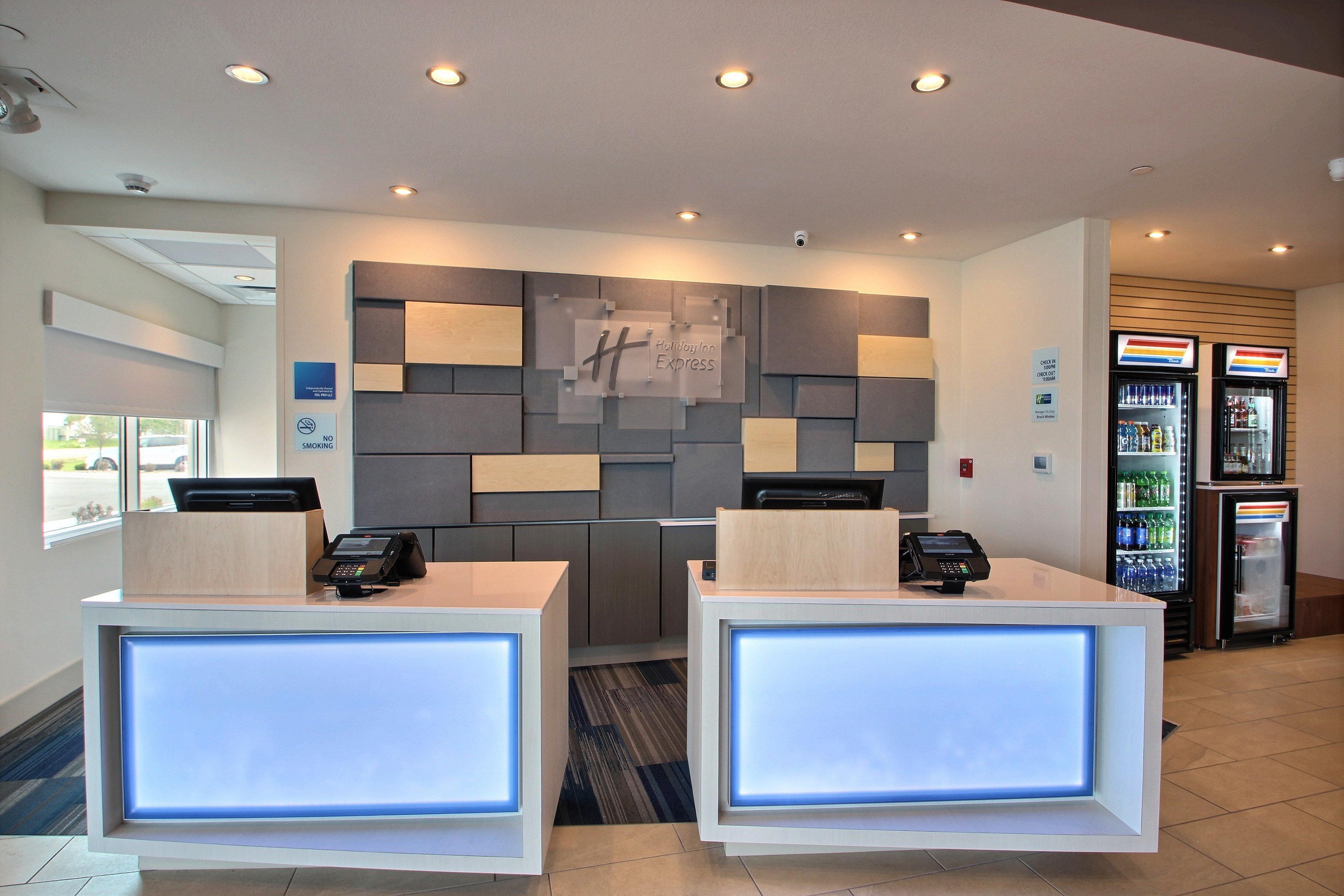 Holiday Inn Express & Suites Fond Du Lac By Ihg Exterior foto